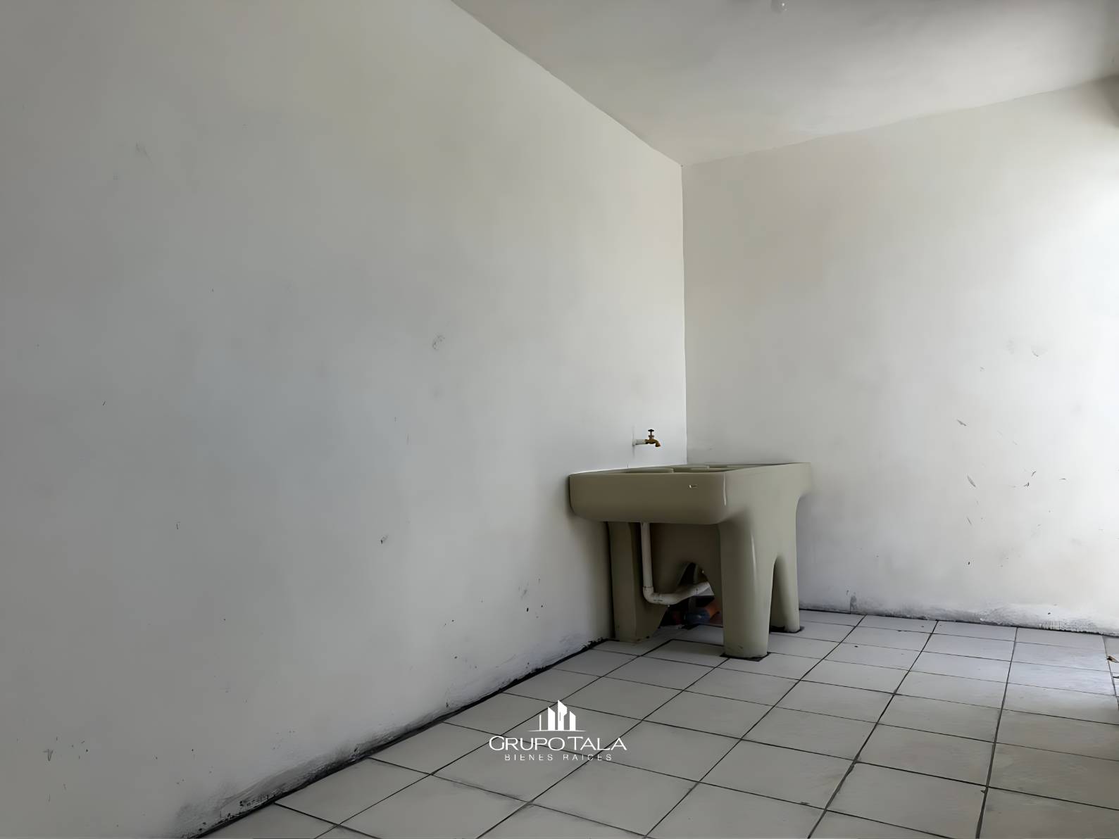 Edificio en renta en zona 4, 4 Grados Norte - Miniatura 7