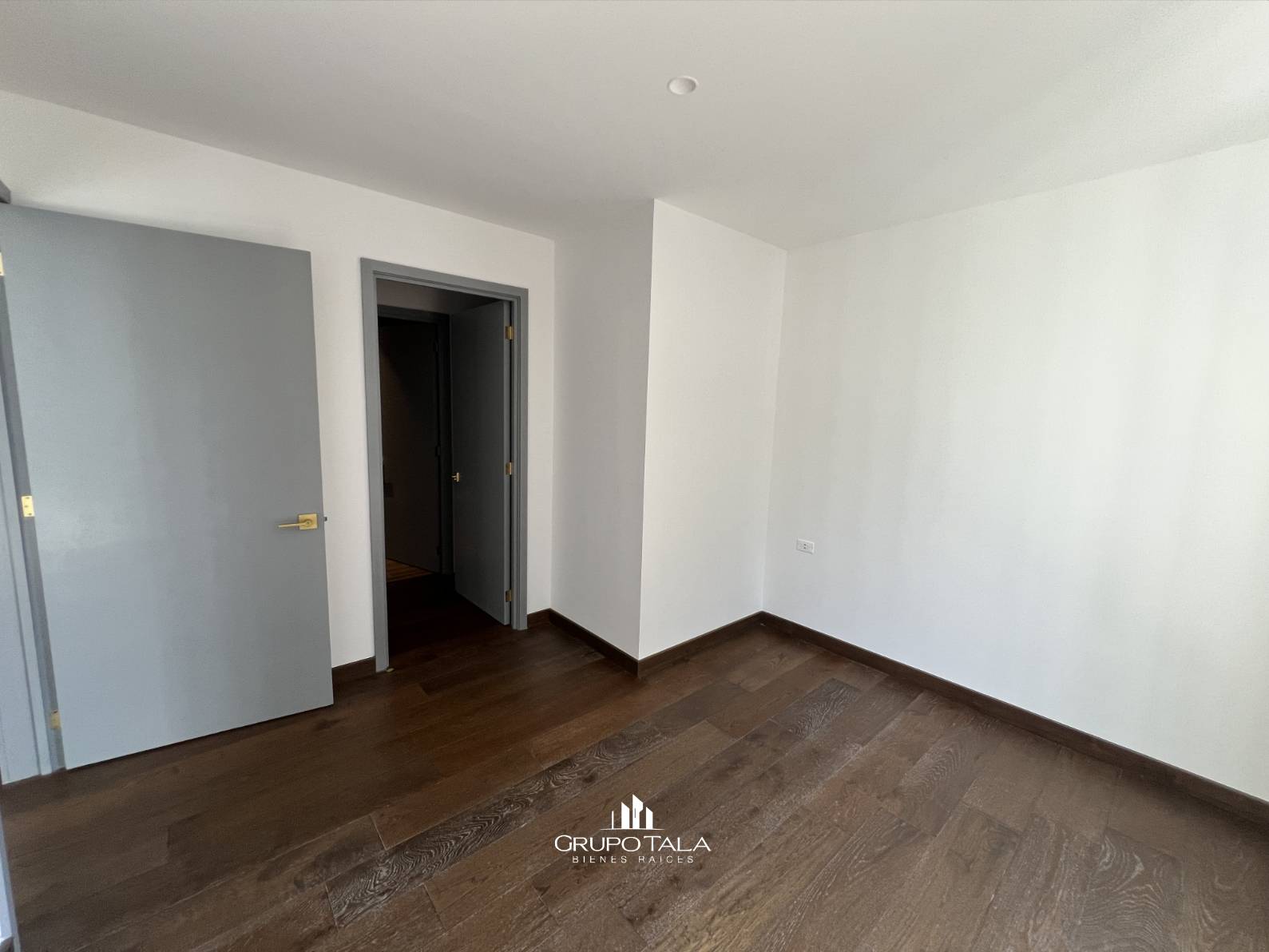 Apartamento en renta en zona 10, Edificio Atarah - Miniatura 11
