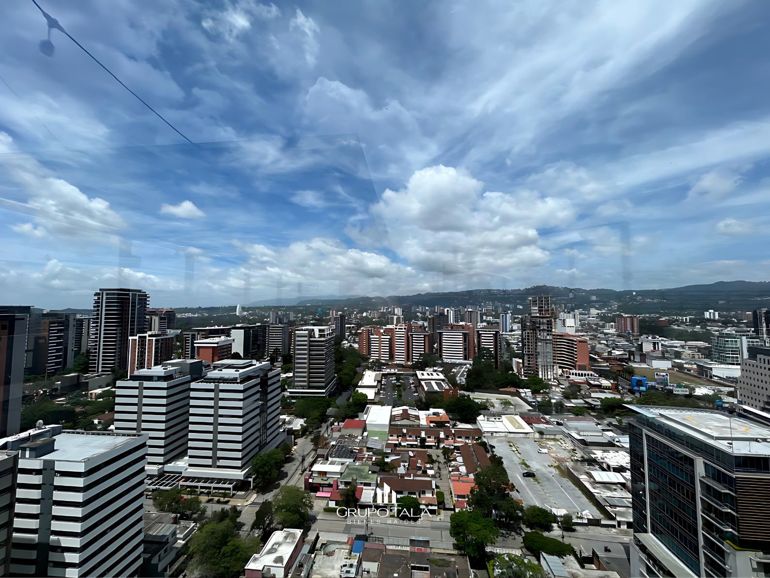Apartamento en renta en zona 10, Atarah - Miniatura 11