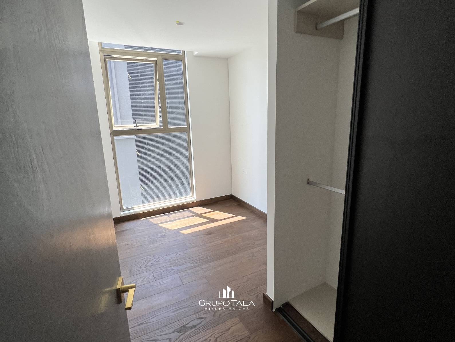 Apartamento en renta en zona 10, Edificio Atarah - Miniatura 10