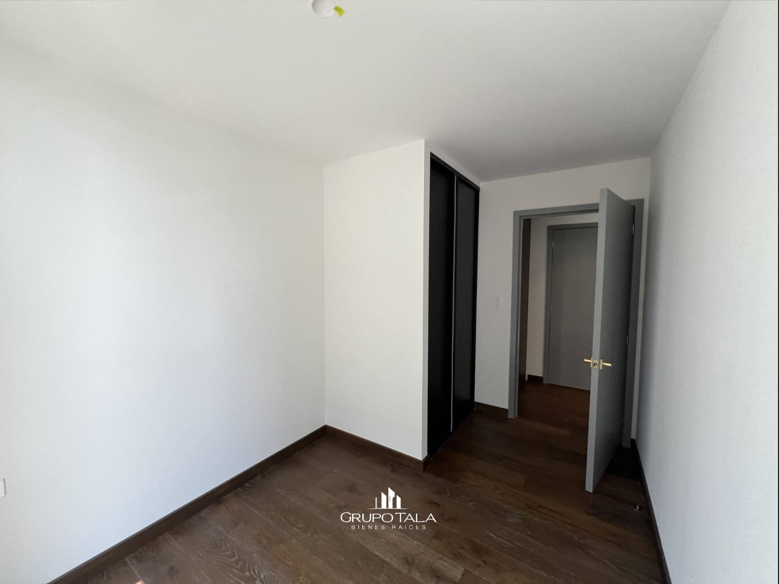 Apartamento en renta en zona 10, Edificio Atarah - Miniatura 9