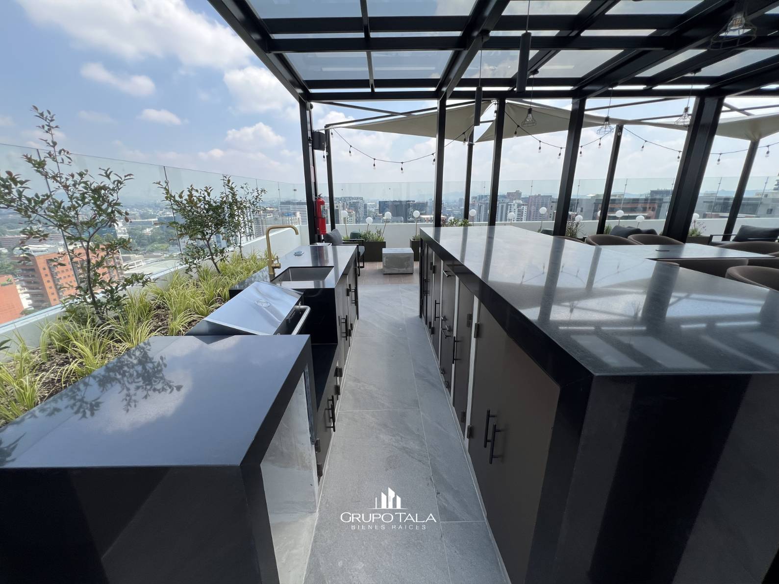 Apartamento en renta en zona 10, Edificio Atarah - Miniatura 14