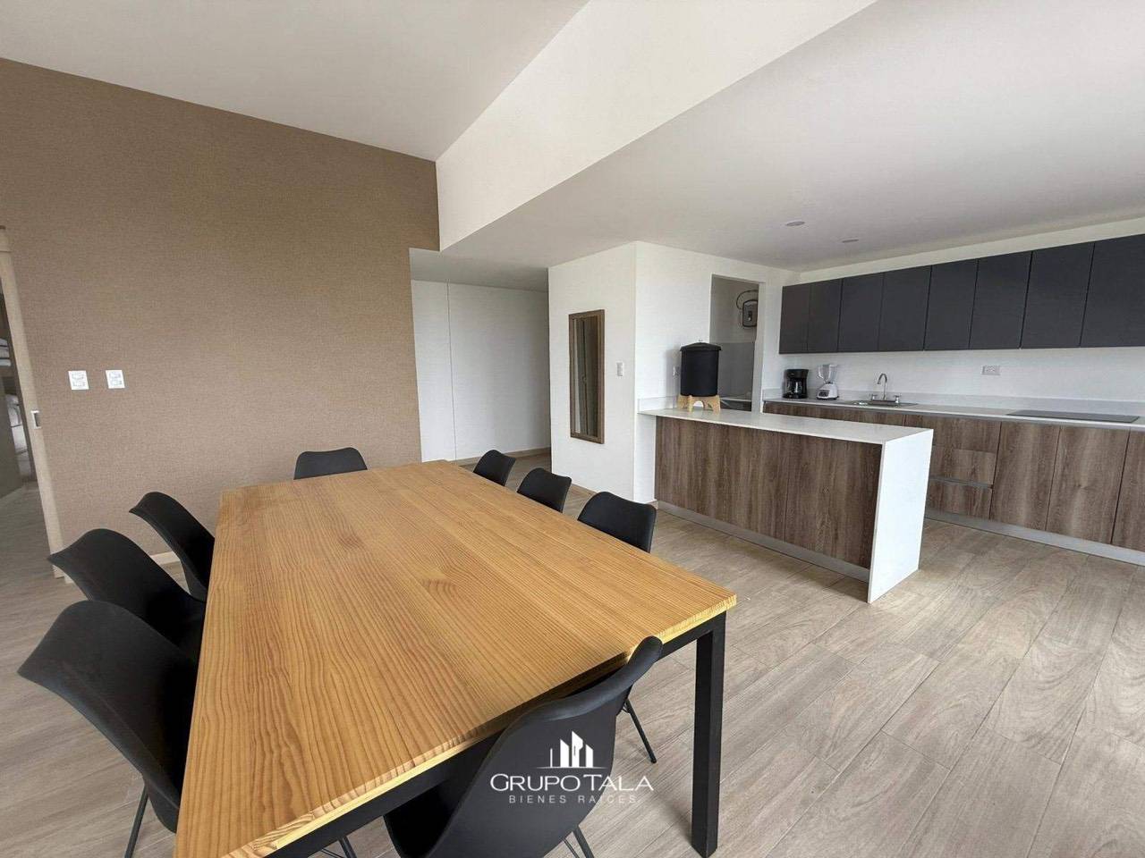 Apartamento en venta cerca de Oakland Mall, Zona 10 - Image 5