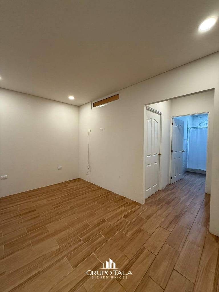 Apartamento en Renta zona 16 Monte Solar - Image 1