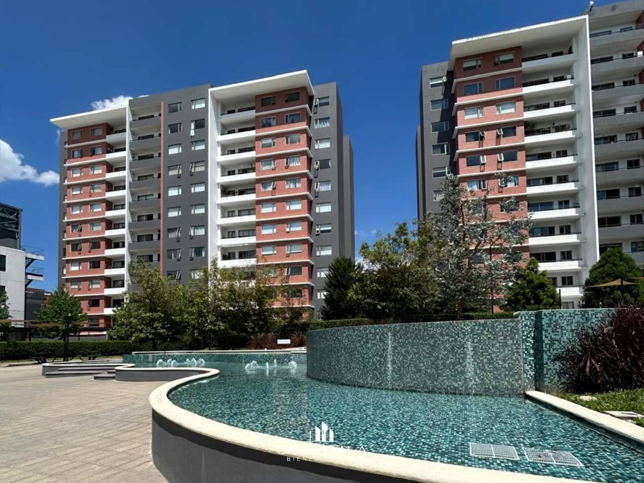 Apartamento en Renta zona 14, Segheria - Image 1