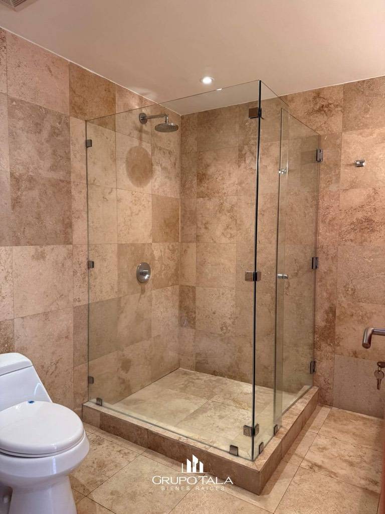 Apartamento en Venta zona 10 Atrium - Image 2