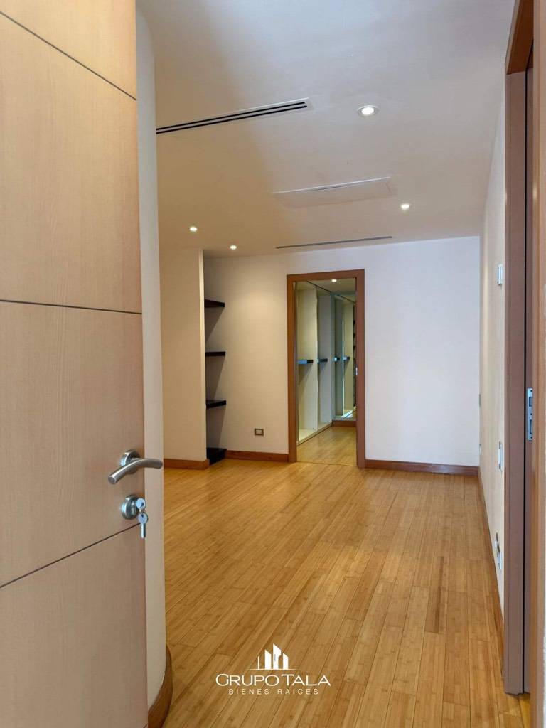 Apartamento en Venta zona 10 Atrium - Image 3