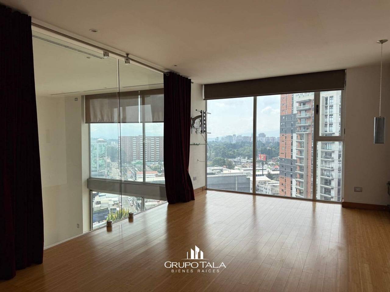 Apartamento en Venta zona 10 Atrium - Image 1