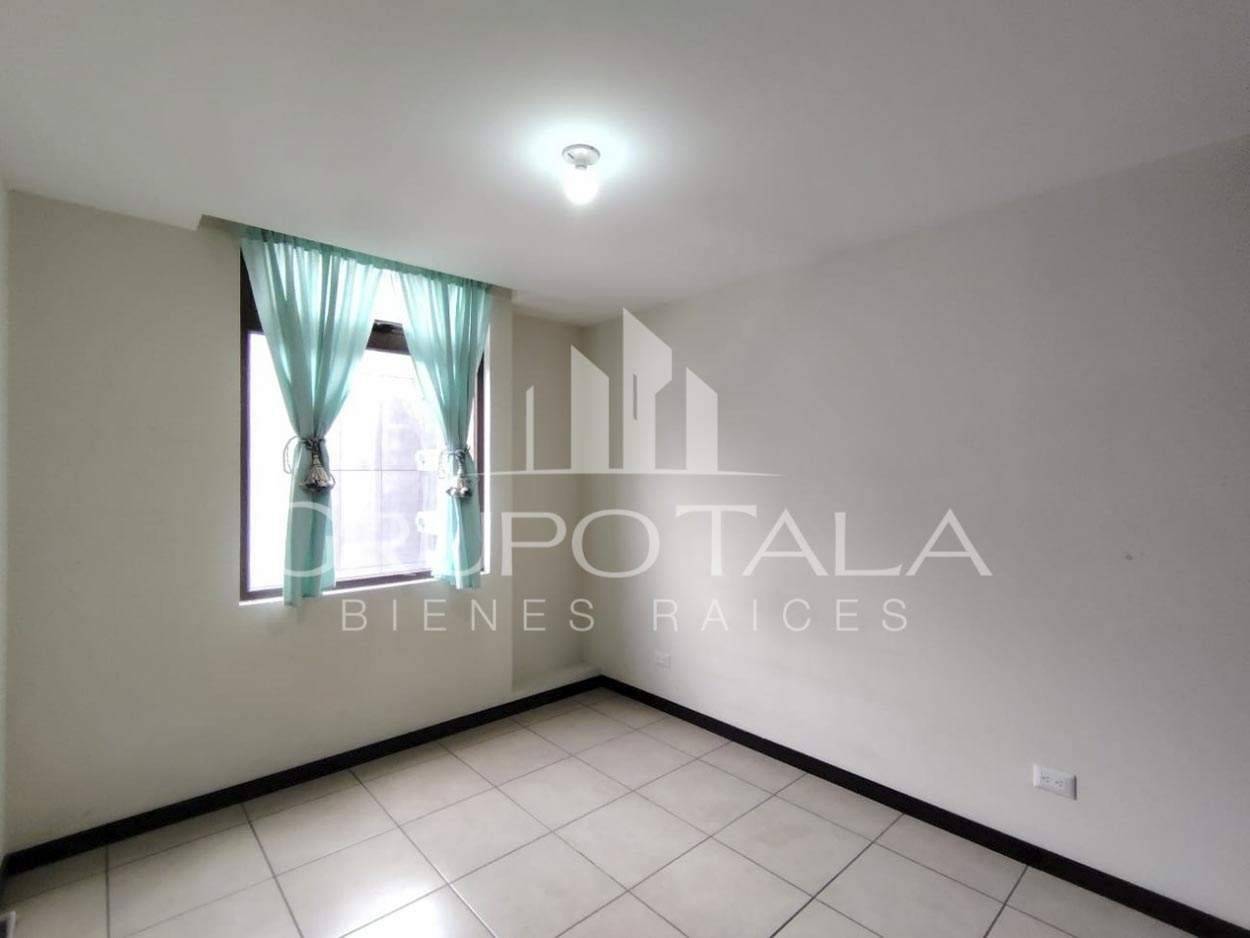 Apartamento en Venta Torre Barcelona, zona 9 - Image 3