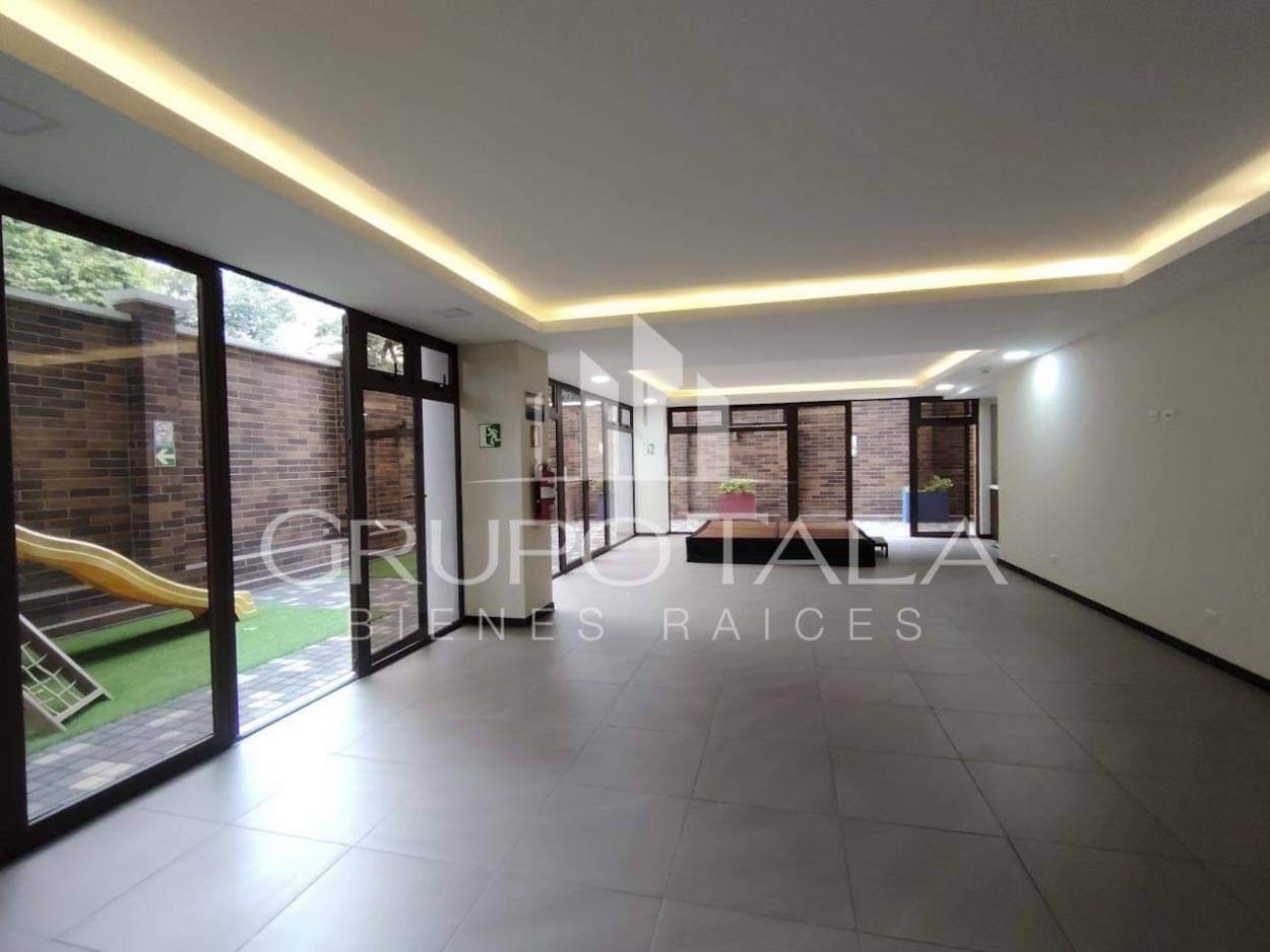 Apartamento en Venta Torre Barcelona, zona 9 - Image 1
