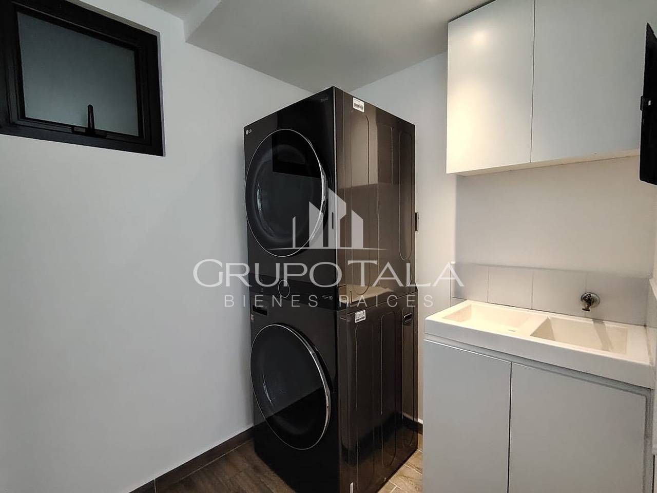 Apartamento en Venta Zona 15 - Image 3