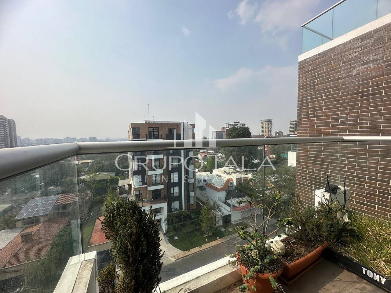 Apartamento en Venta Zona 15 - Image 3