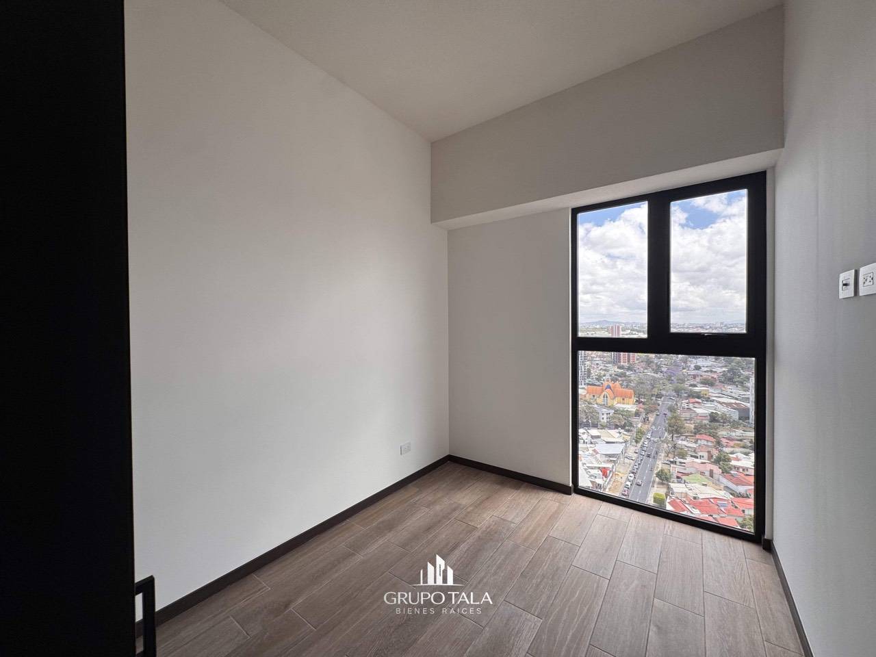 Apartamento en Venta en Edificio Altaire - Image 3