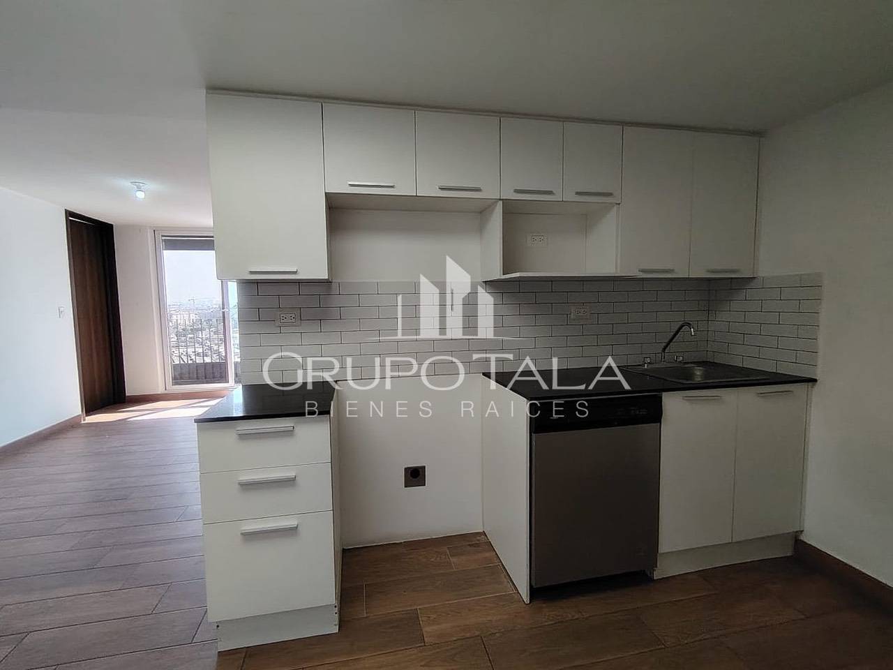 Apartamento en venta zona 2 - Image 2