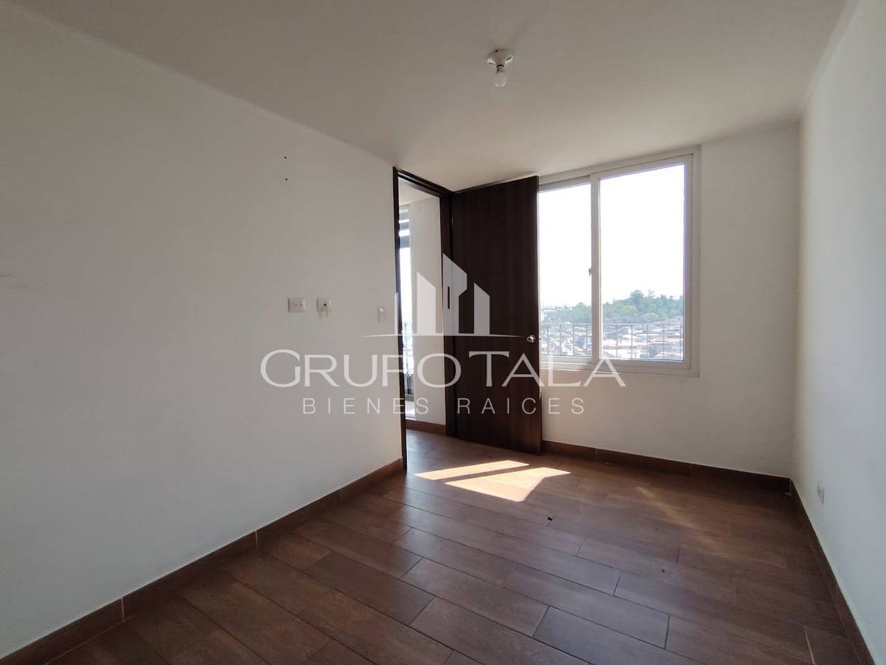 Apartamento en venta zona 2 - Image 3