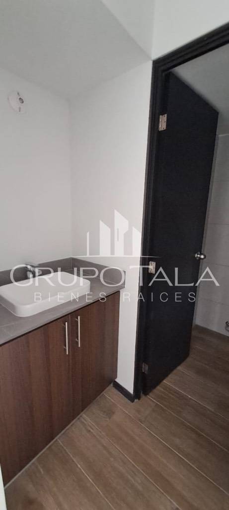 Apartamento en venta Torres Bari - Image 3
