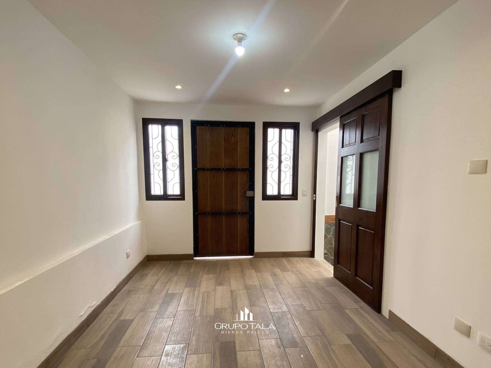 Casa en venta en Antigua Guatemala, Barrio San Miguel - Image 2