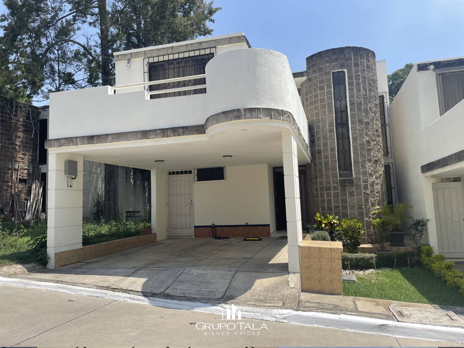 Casa en venta en zona 16, Residenciales Berenice - Image 1