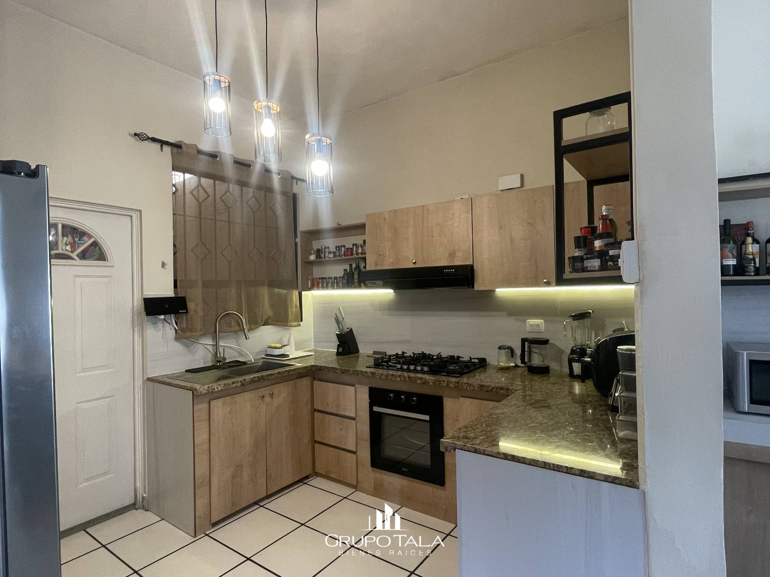 Casa en venta en zona 16, Residenciales Berenice - Miniatura 7