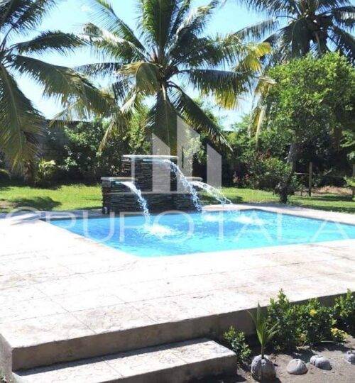 CASA EN VENTA CARRETERA A MONTERRICO