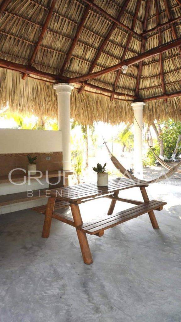 CASA EN VENTA CARRETERA A MONTERRICO - Image 4
