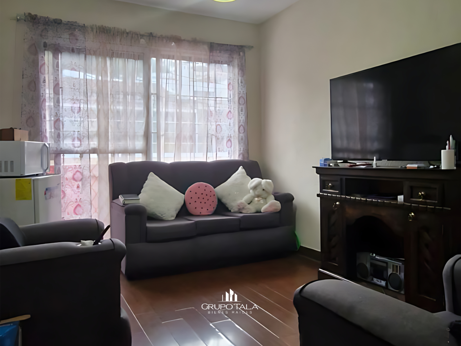 Casa en venta en zona 9 de Mixco - Image 2