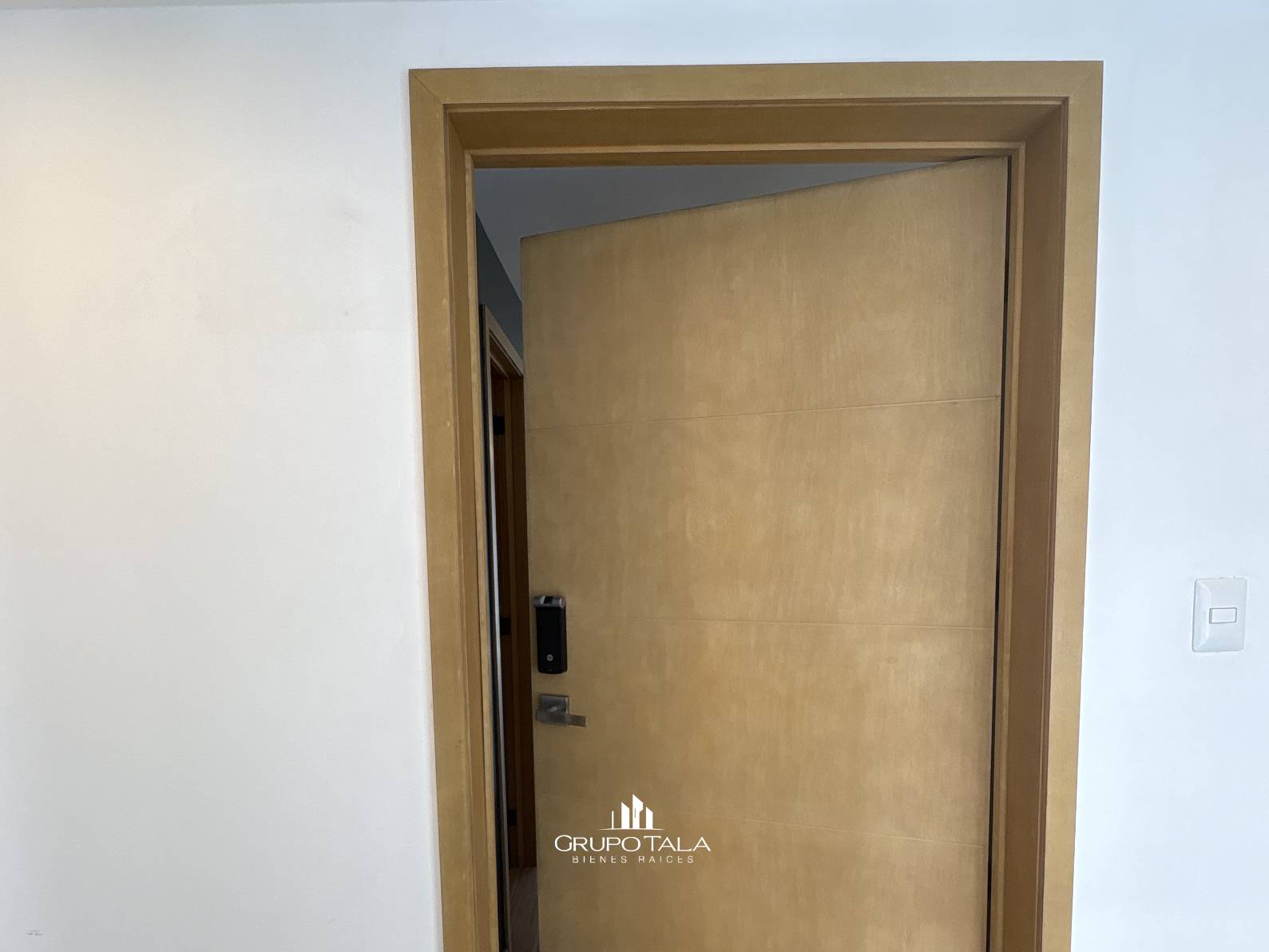 Apartamento en venta en zona 10, Edificio City Haus - Image 5