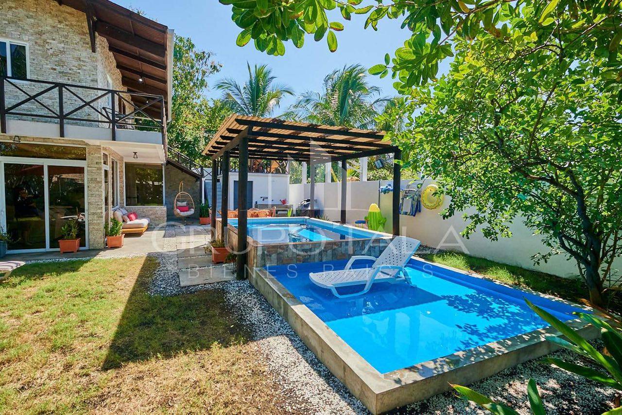 Casa amueblada en venta Aldea Hawaii, Monterrico - Image 1