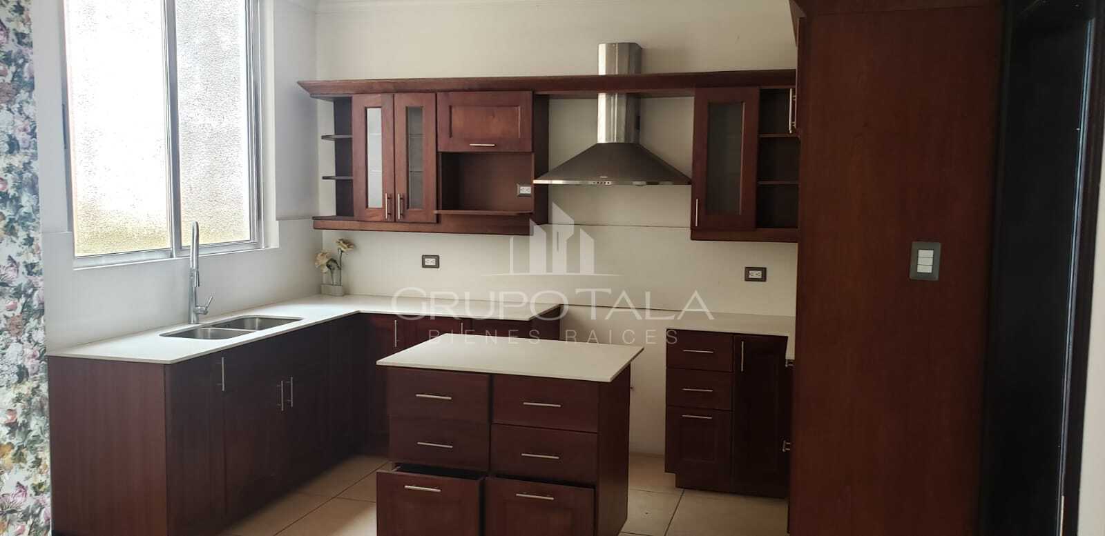 Casa en venta, Condominio La Mirada, CAES - Image 4