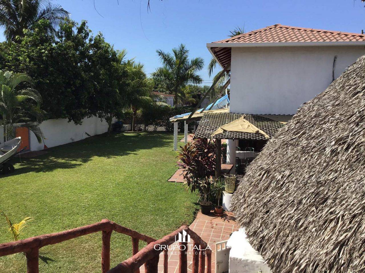 Casa en venta Monterrico Tortuga Laguna - Image 4