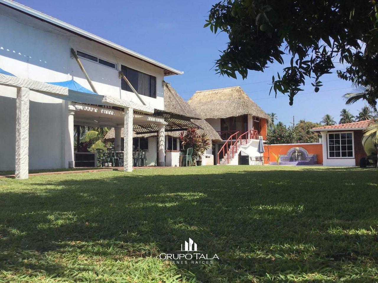 Casa en venta Monterrico Tortuga Laguna - Image 1