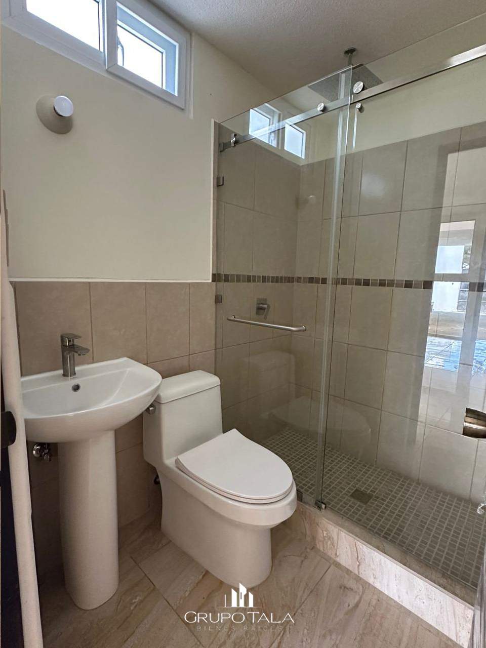 Casa en venta recién remodelada, Granai 1 - Image 4