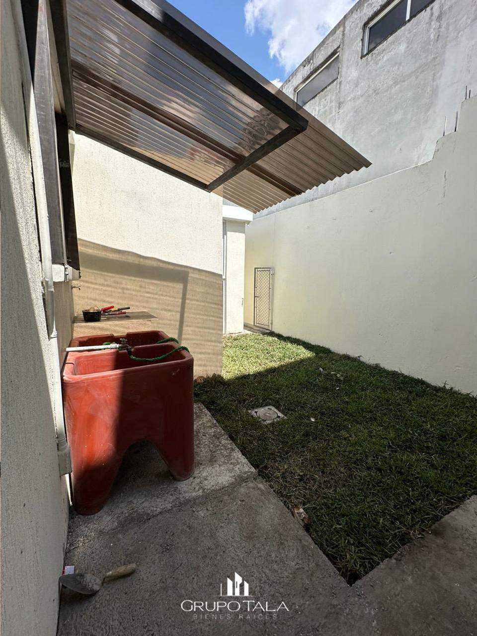 Casa en venta recién remodelada, Granai 1 - Image 5