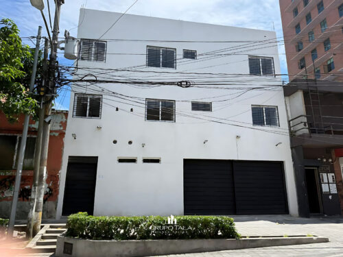 Edificio en renta en zona 4, 4 Grados Norte
