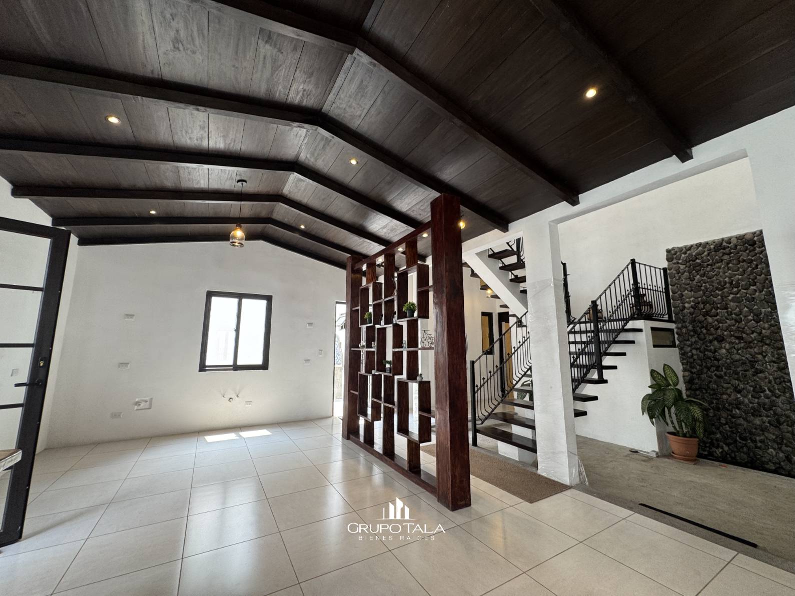 Casa en venta en Hacienda del Comendador, Antigua Guatemala - Image 3