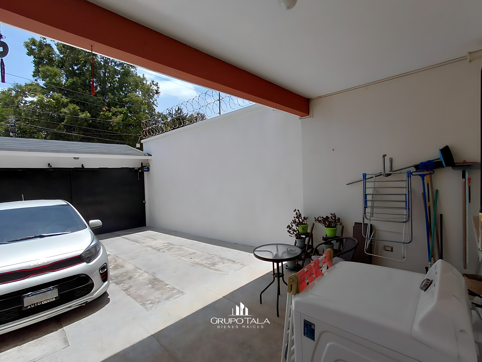 Casa en venta en zona 16, Hacienda Real - Miniatura 2