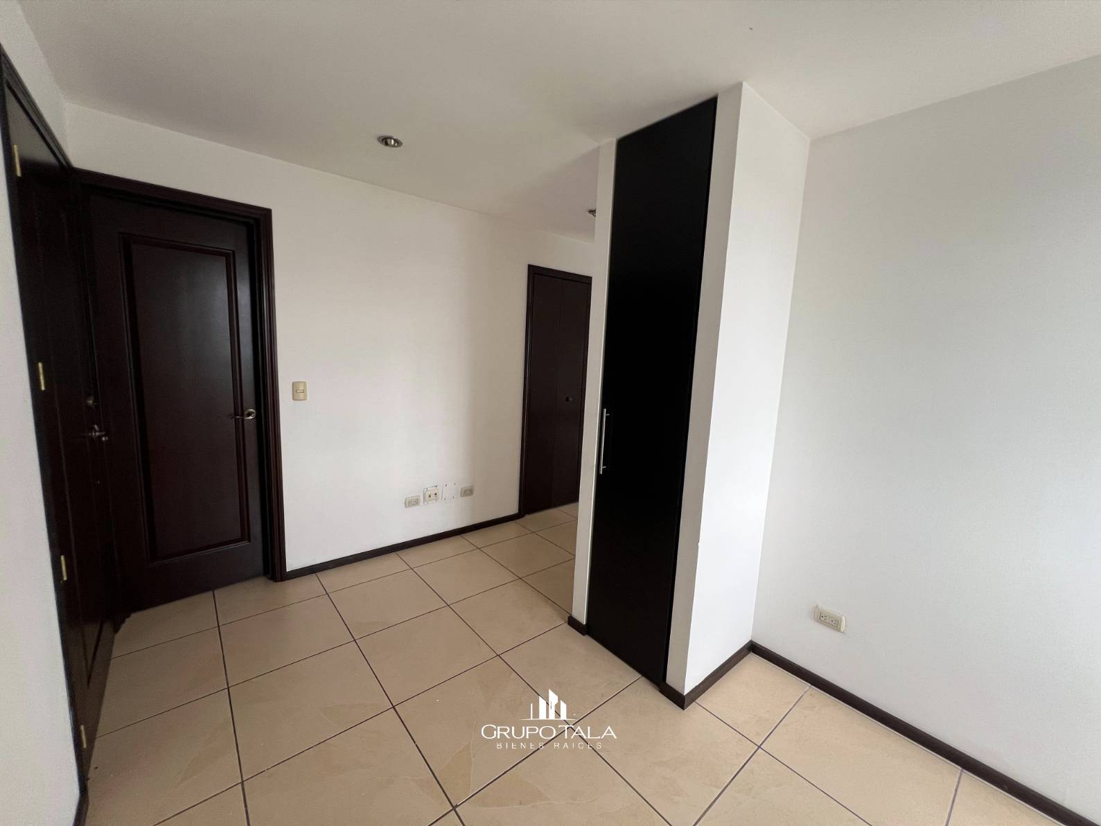 Apartamento en renta en zona 10, Edificio La Madeleine - Miniatura 6