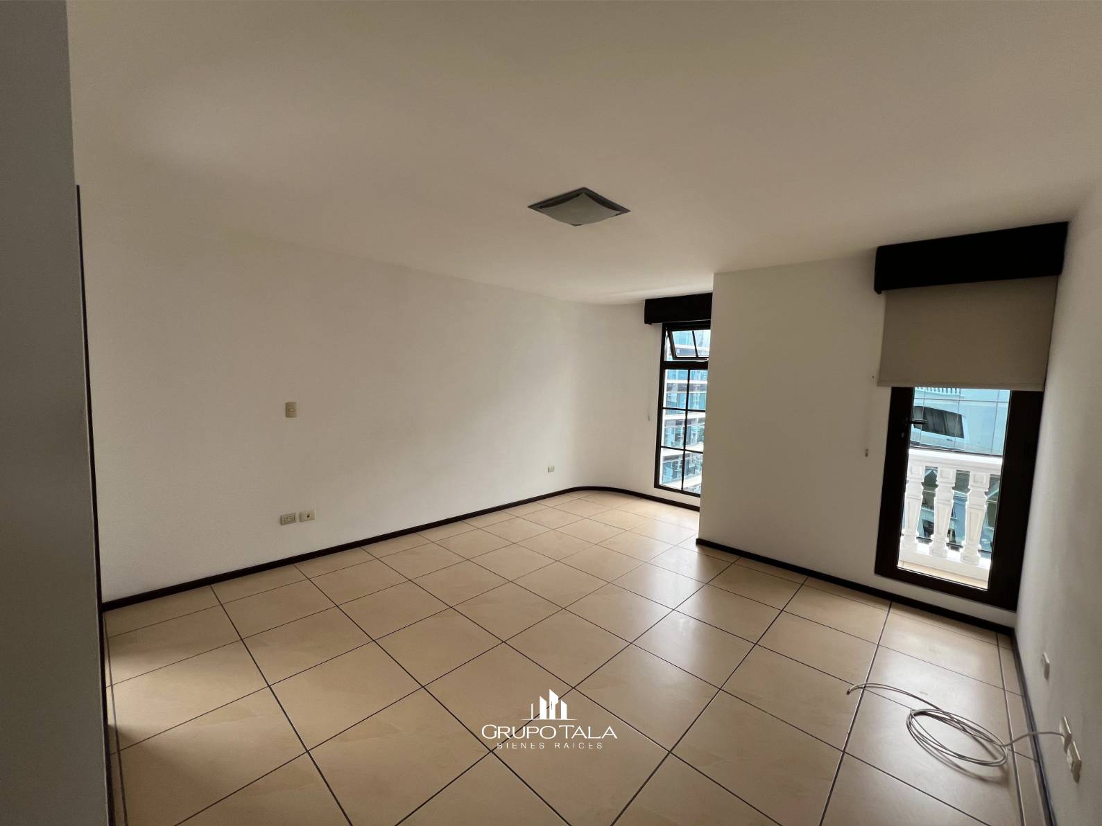 Apartamento en renta en zona 10, Edificio La Madeleine - Miniatura 8