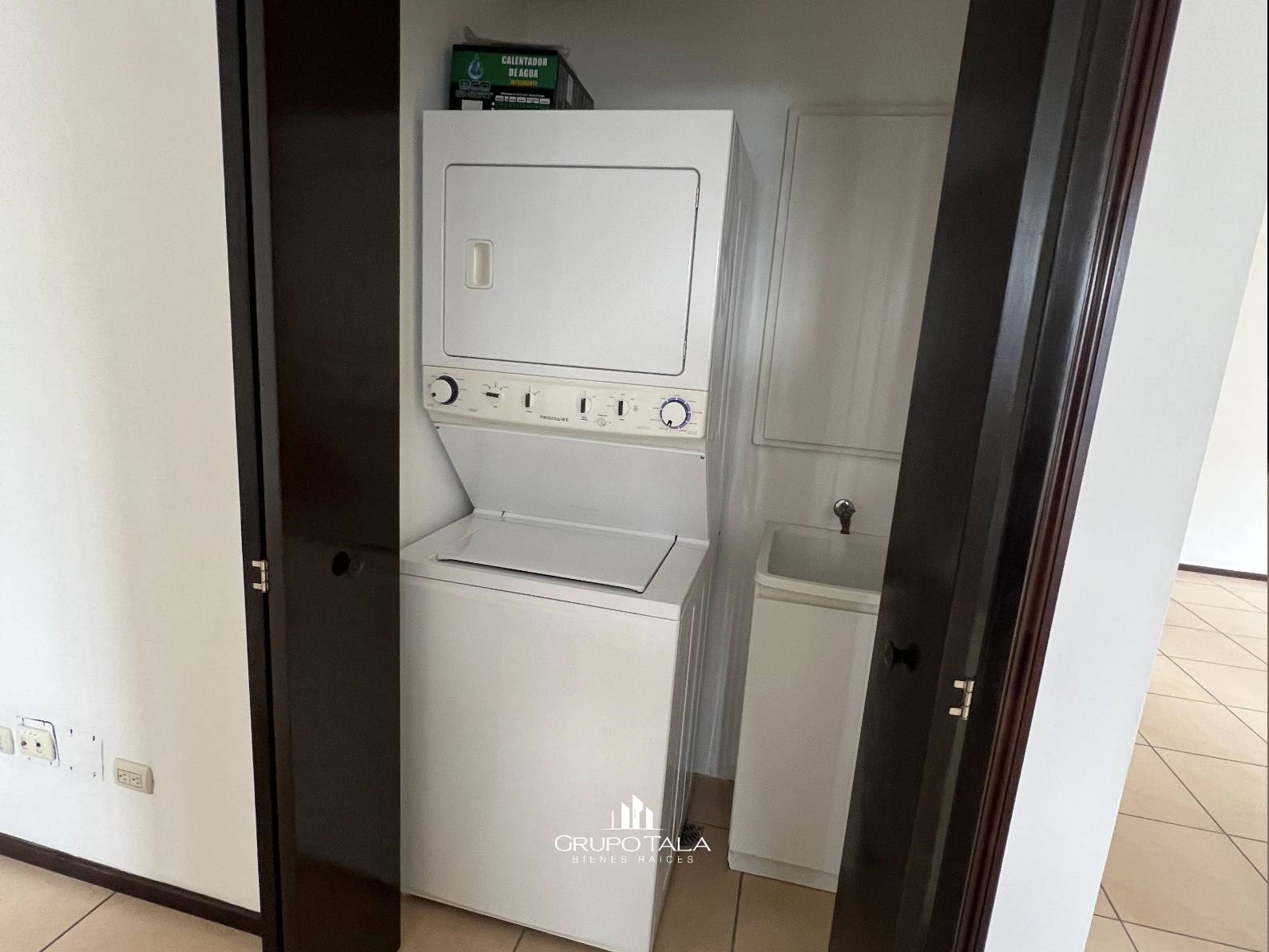 Apartamento en renta en zona 10, Edificio La Madeleine - Miniatura 10