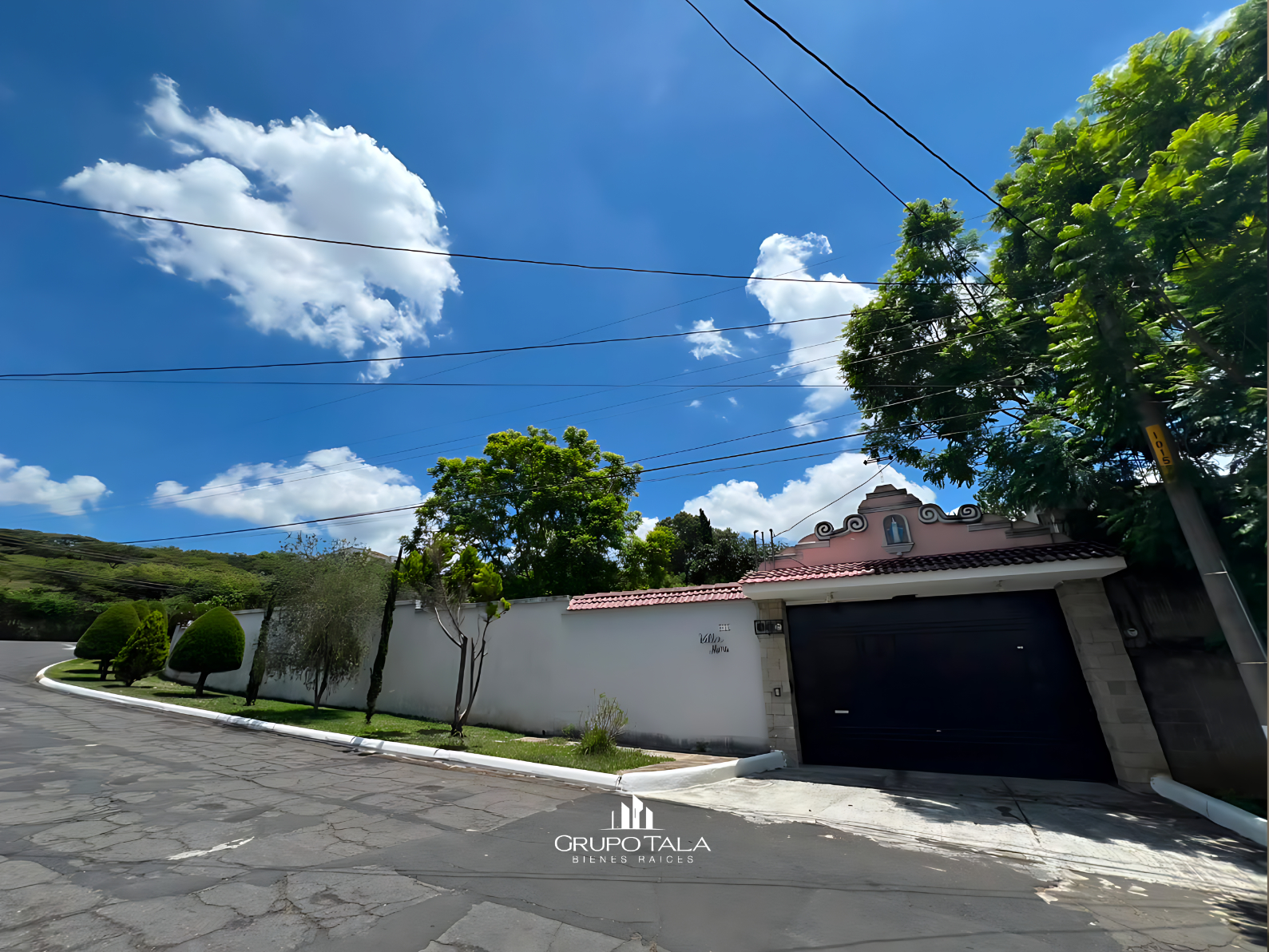 Casa en venta en zona 8 de Mixco, Las Orquideas - Image 1