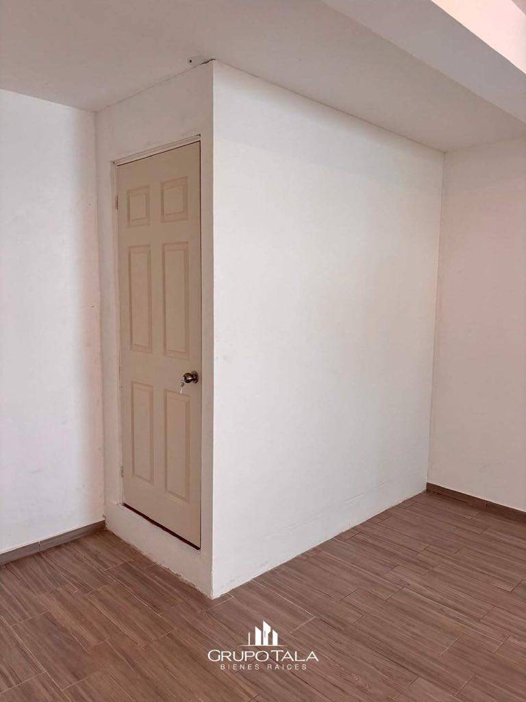 Local en Venta Barrio las Campanas - Image 2