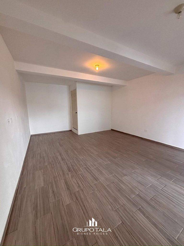 Local en Venta Barrio las Campanas - Image 4