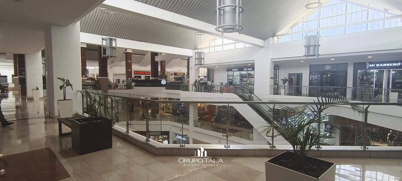 Locales en renta, Centro Comercial Pradera Zona 10 - Image 1