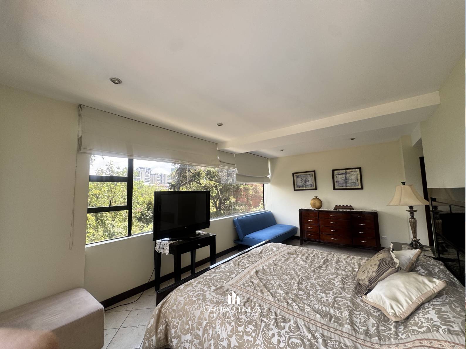 Apartamento en renta en zona 10, Edificio Milenia - Image 3