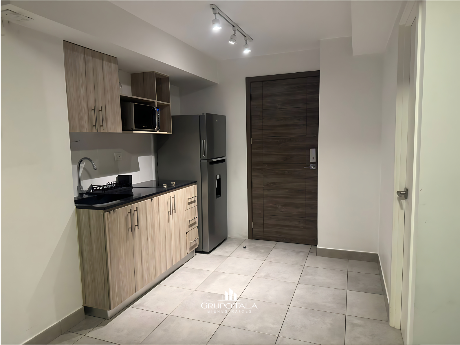 Apartamento en renta en zona 4, Modra - Image 4