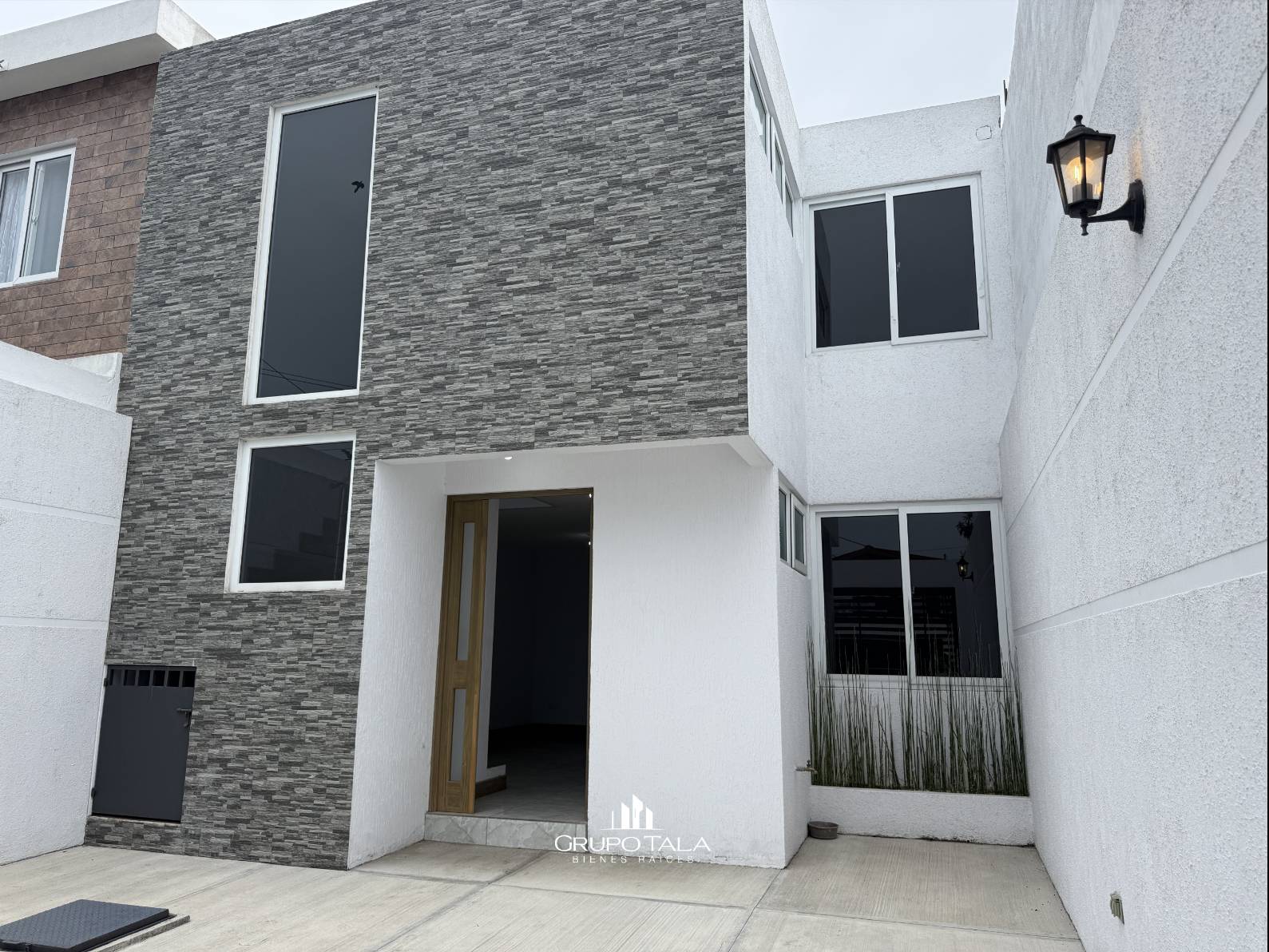 Casa en venta en zona 3 de Mixco, Nueva Montserrat - Image 2