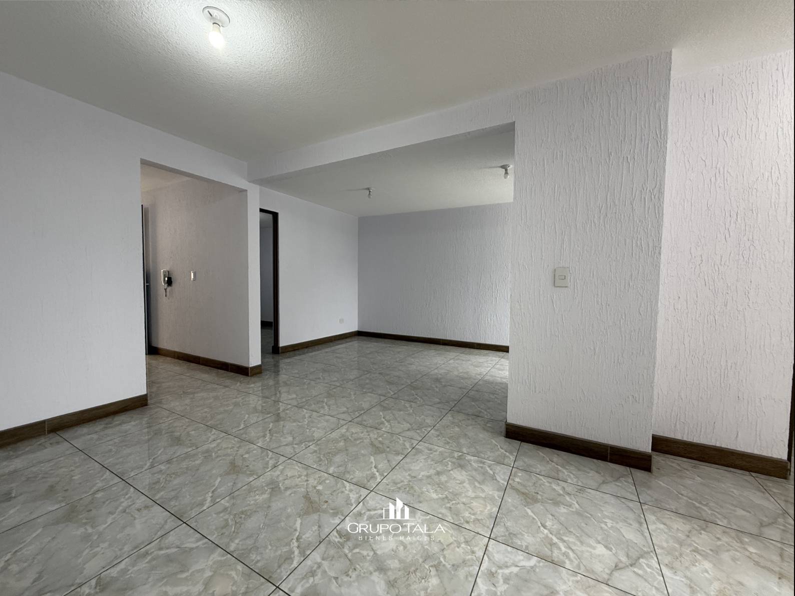 Casa en venta en zona 3 de Mixco, Nueva Montserrat - Image 5