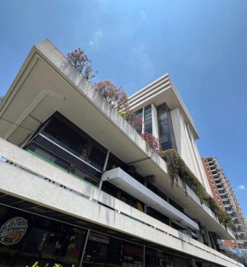 Oficina en Renta en zona 4, Edificio El Triángulo