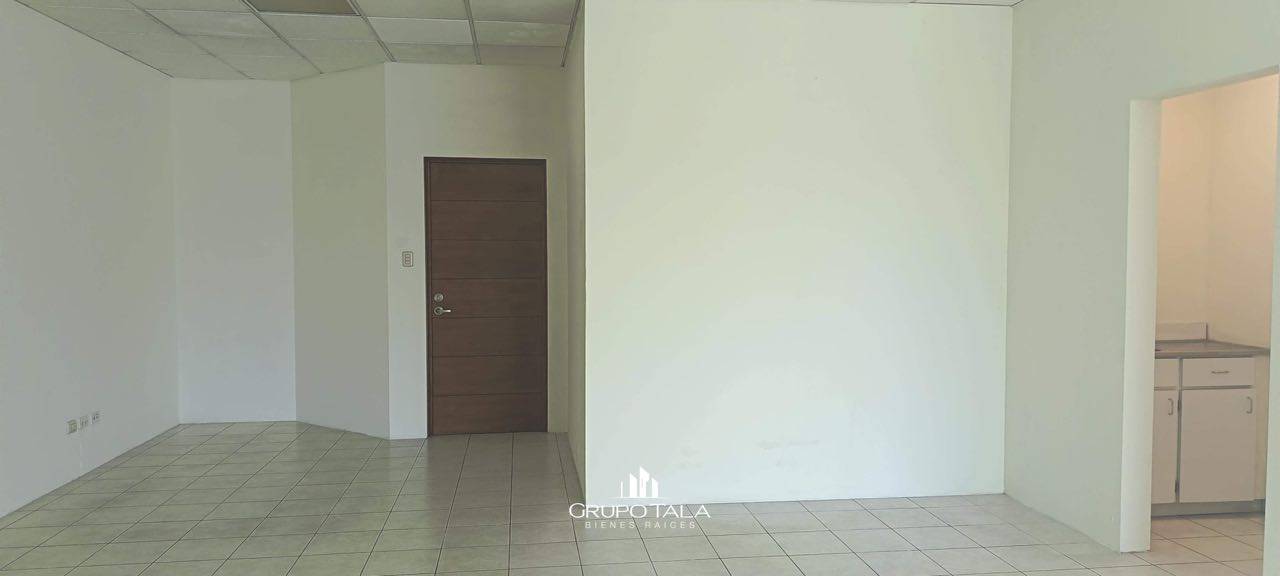 Oficina en renta, Edificio Zona Pradera zona 10 - Image 2