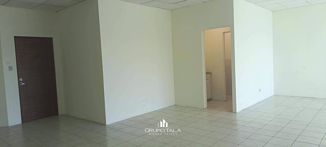 Oficina en renta, Edificio Zona Pradera zona 10 - Image 3